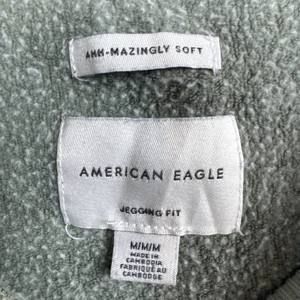 American Eagle Sweater M Sage Green White Ombré Dip Dye Jegging Fit Split‎ Hem